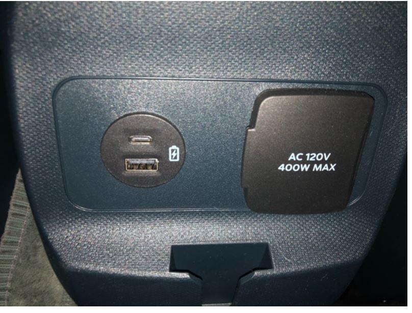 Ford Maverick Do you have dual USB-C backseat USB connections?? 7.JPG