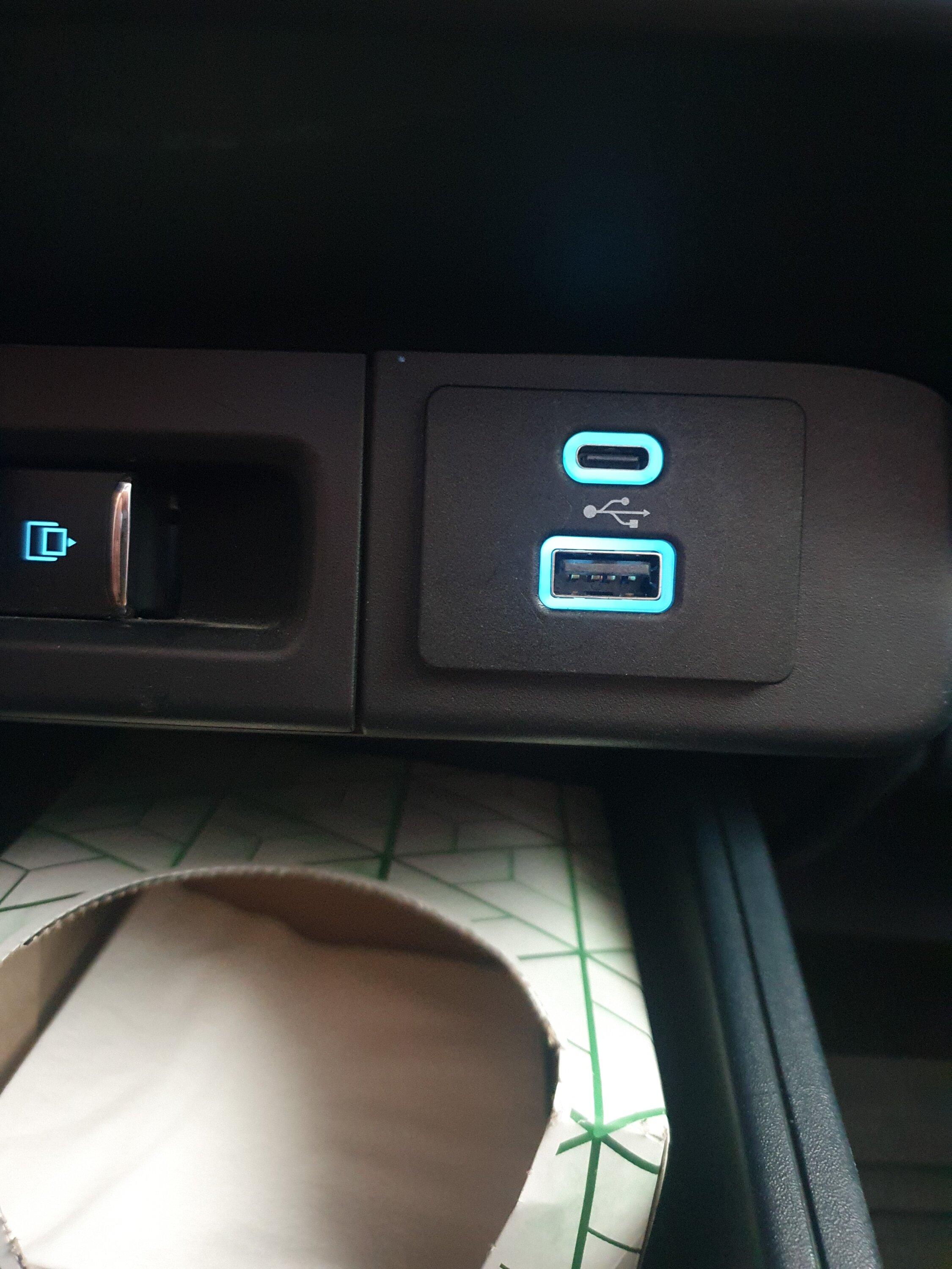 Ford Maverick Part number of USB ports? 20230324_131911