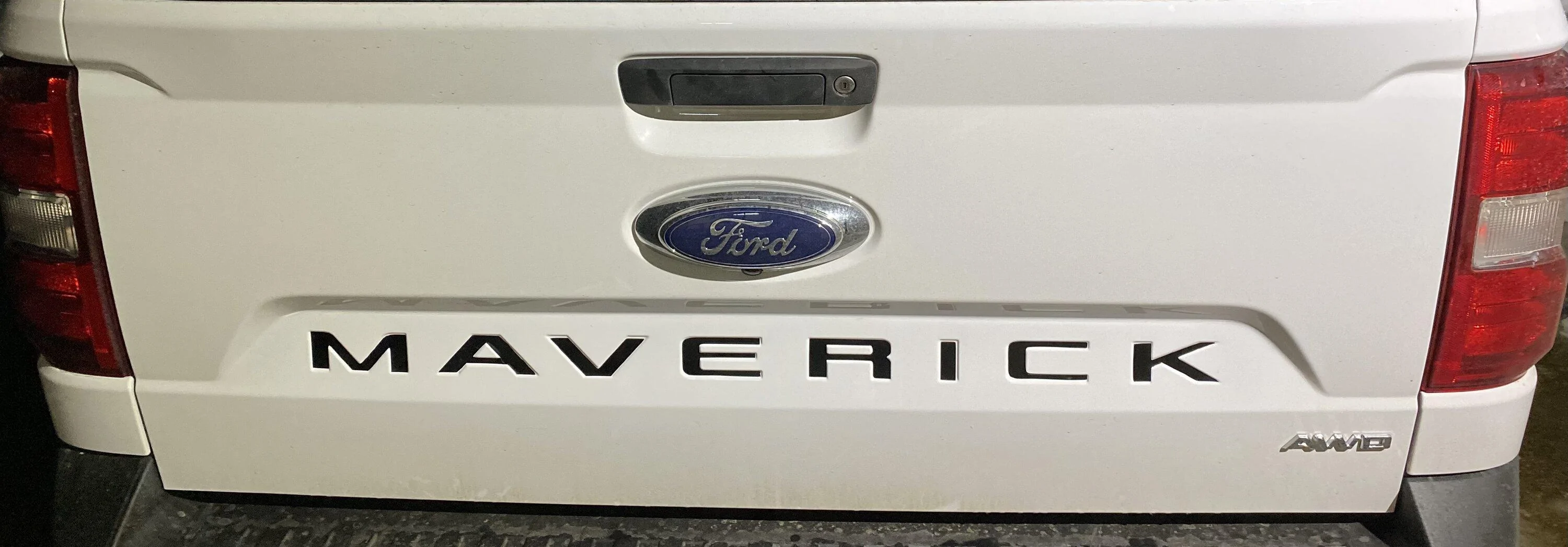 Ford Maverick Glossy Black vs Matte Black Tailgate Lettering C924D71C-37C9-40D2-BC8A-89638FC8298D