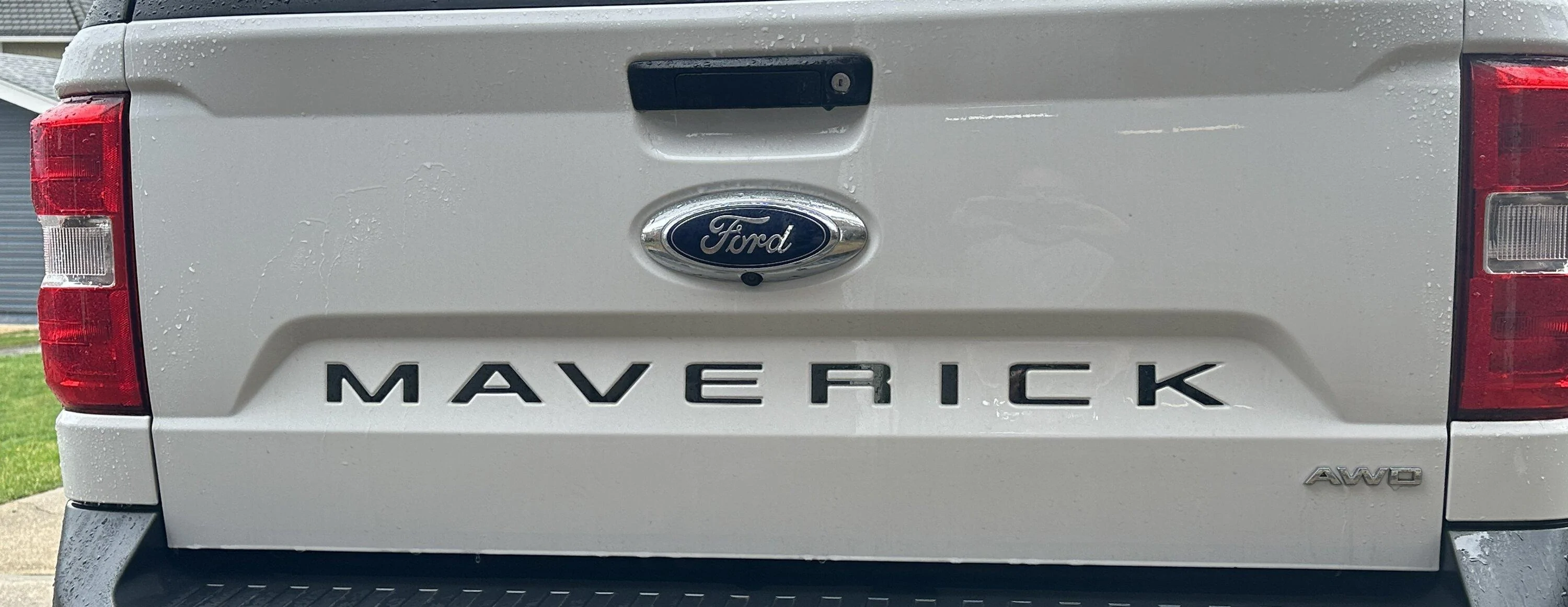 Ford Maverick Glossy Black vs Matte Black Tailgate Lettering 67596C7C-586D-4EBB-8271-02823ED212EB