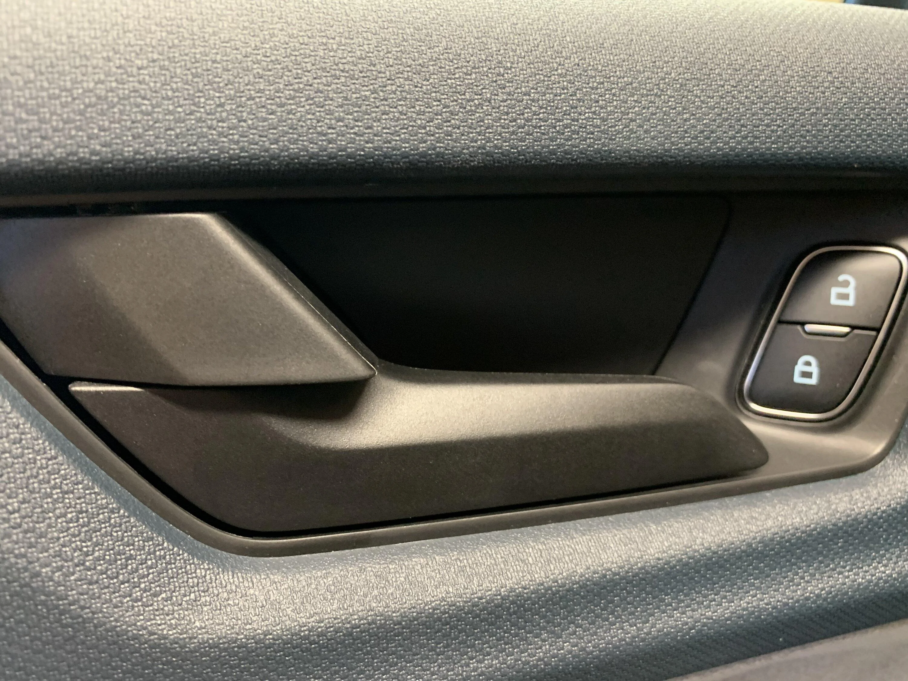 Ford Maverick Driver's door locking on its own 029C68B9-C6EF-4C76-A940-AAB2B52A27CD