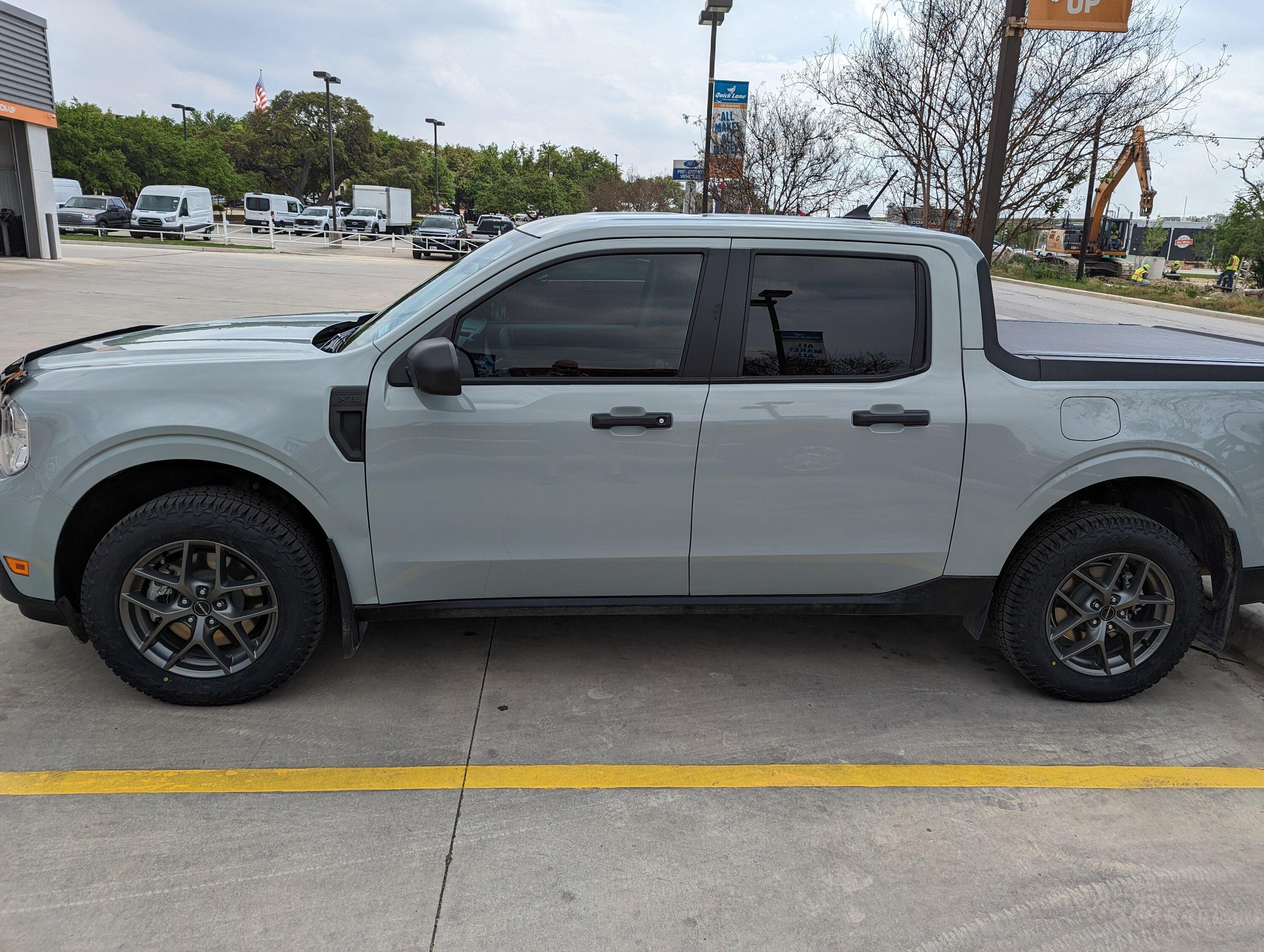 Ford Maverick Visual Comparison of Different Tires / Tire Sizes on 2022+ Maverick PXL_20230404_200147534