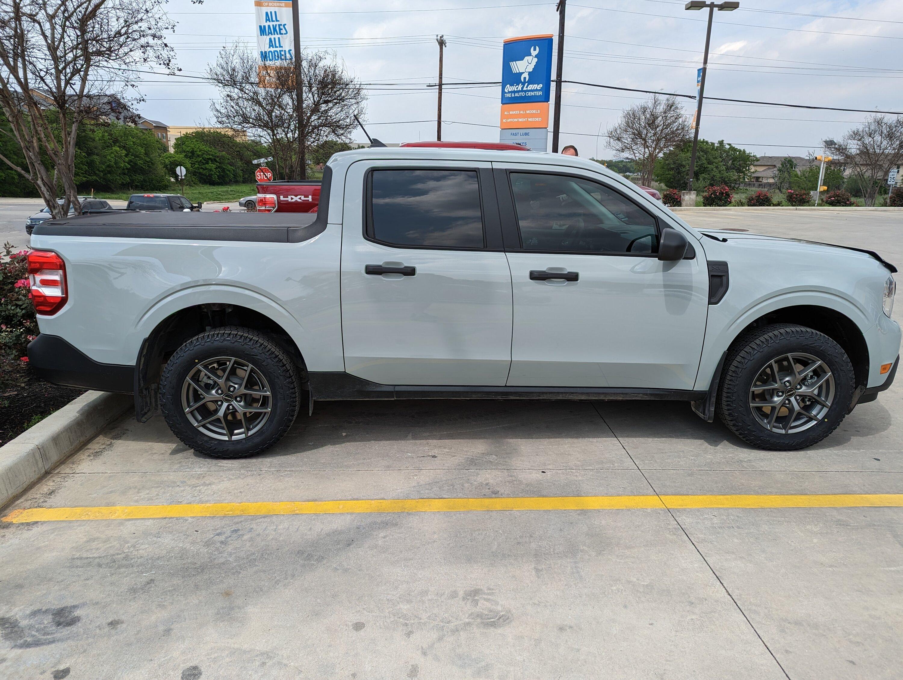 Ford Maverick Visual Comparison of Different Tires / Tire Sizes on 2022+ Maverick PXL_20230404_200123907