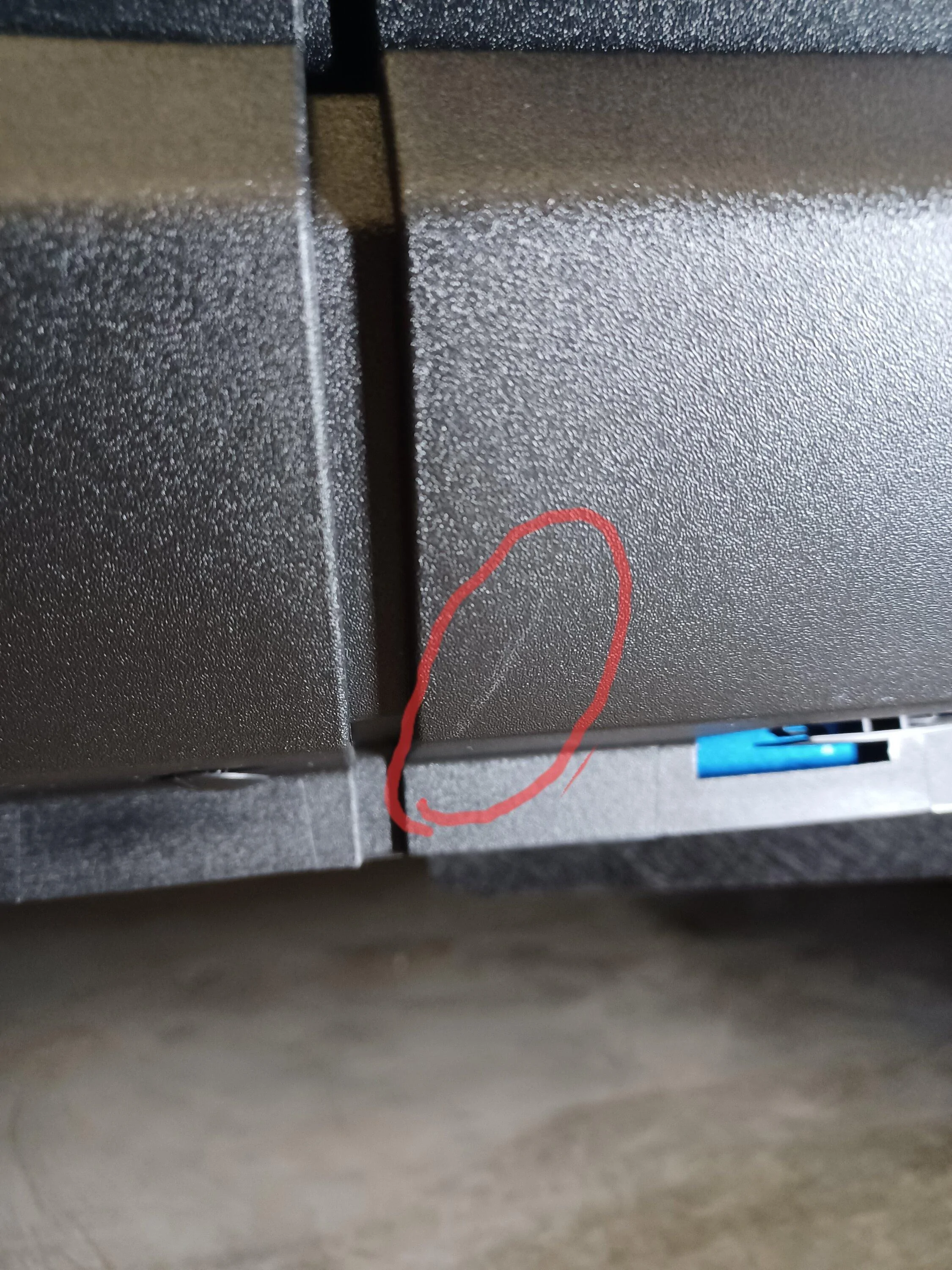Right rocker molding 1.jpg
