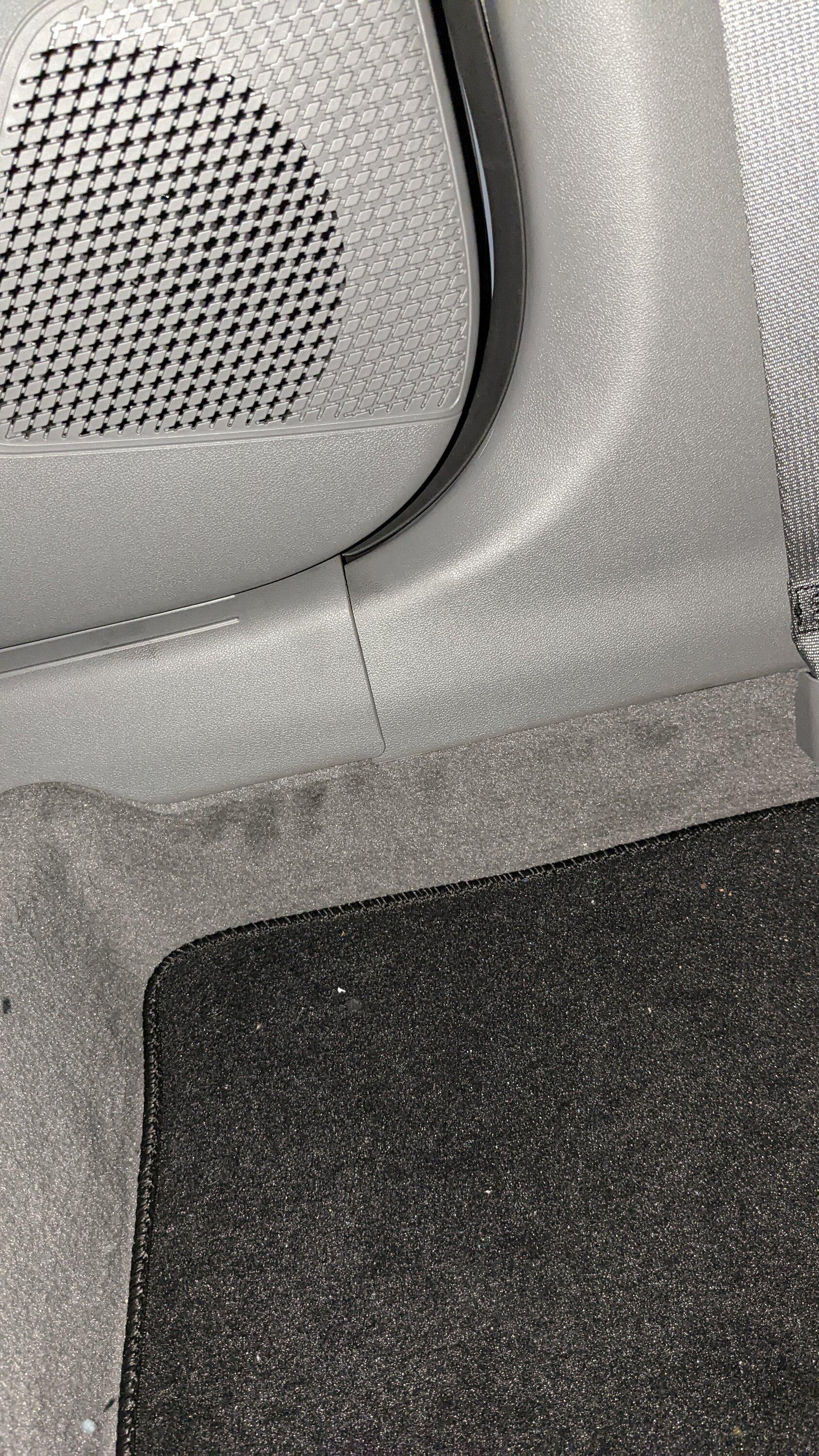 Ford Maverick Handprints on headliner PXL_20221203_224253052
