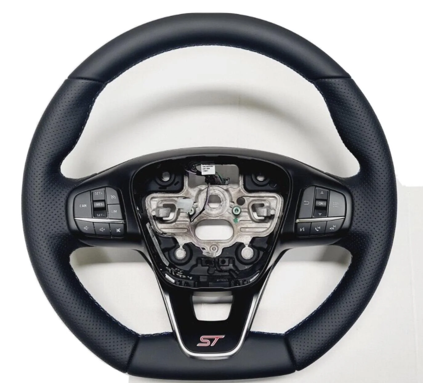 Ford Maverick Fiesta ST Steering Wheel Gives Maverick Interior a Sportier Touch Image 4-15-23 at 2.07 AM