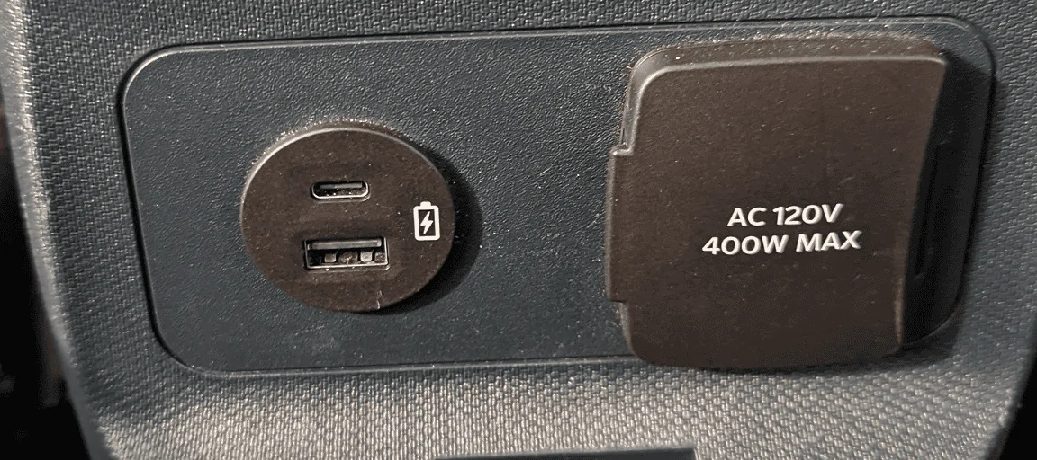 Ford Maverick Do you have dual USB-C backseat USB connections?? 1681851657869