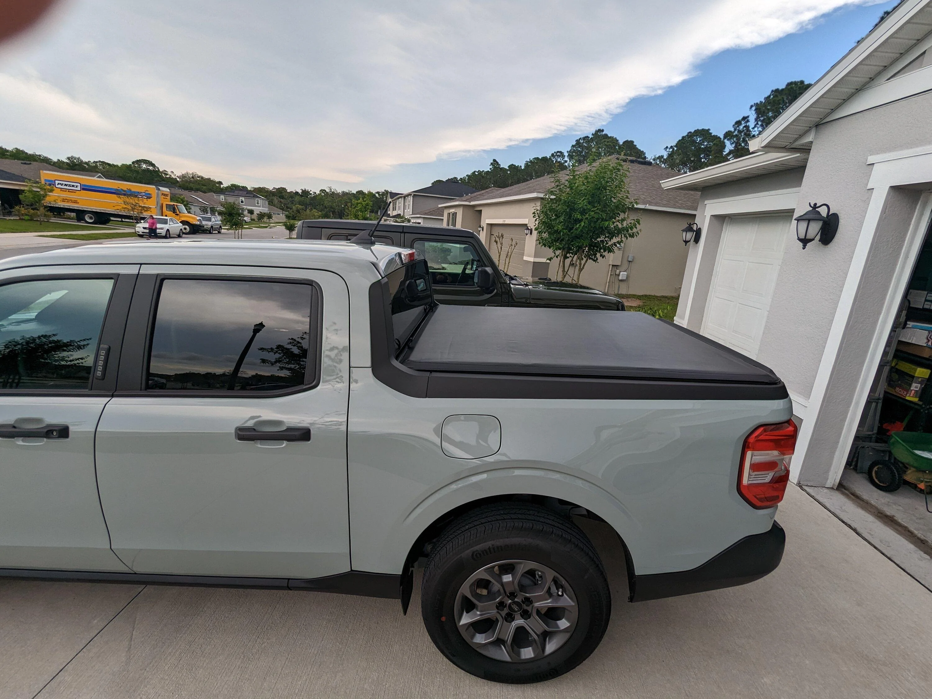 Ford Maverick MaxMate soft roll up tonneau cover PXL_20230425_211750595.MP