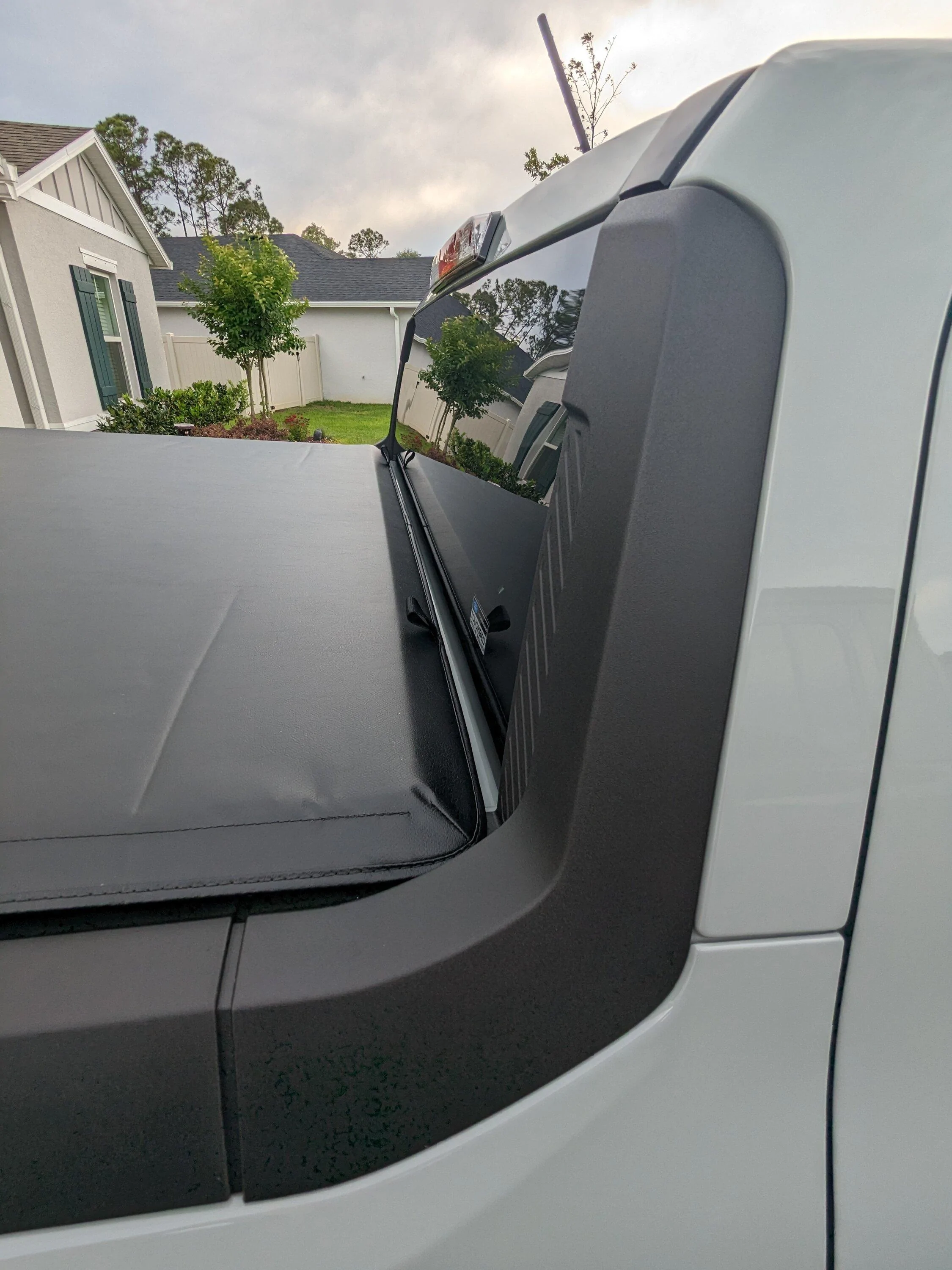 Ford Maverick MaxMate soft roll up tonneau cover PXL_20230425_211627731.MP