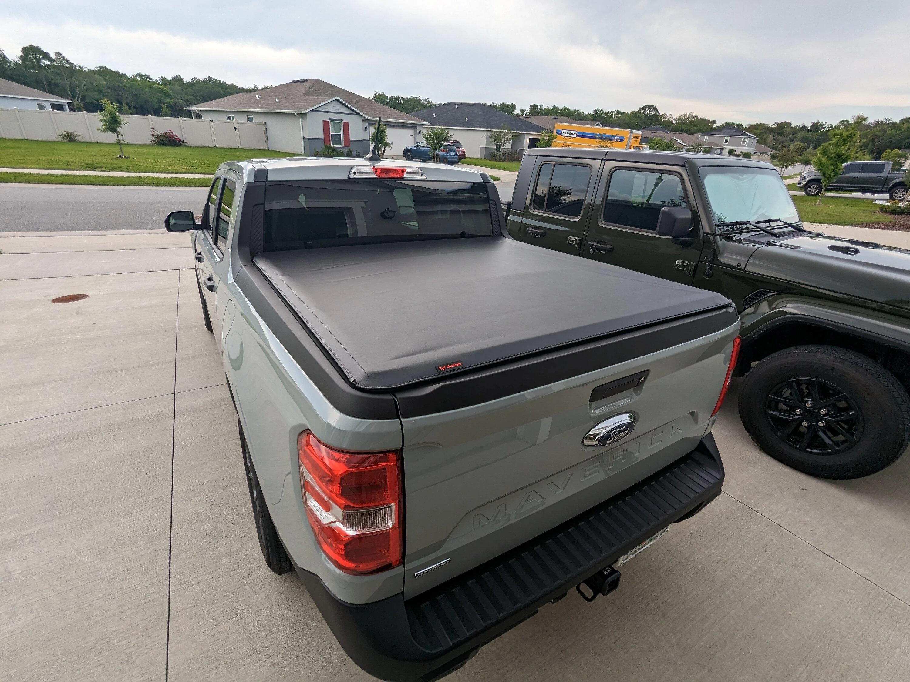 Ford Maverick MaxMate soft roll up tonneau cover PXL_20230425_211740751.MP