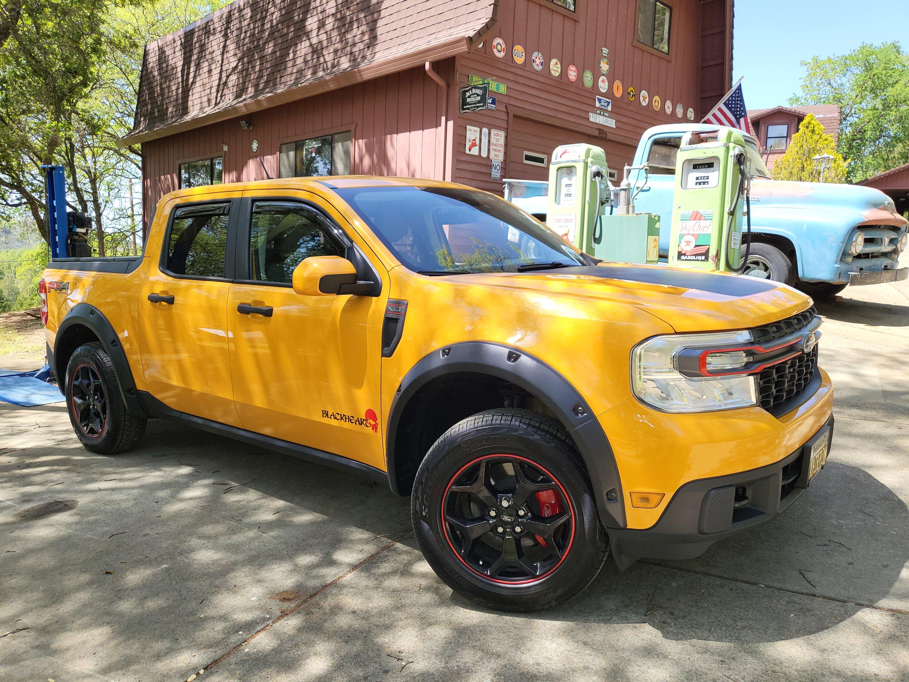 Ford Maverick 2023 "Blackheart Edition" Cyber Orange Maverick XLT FX4 Build 20230425_142045