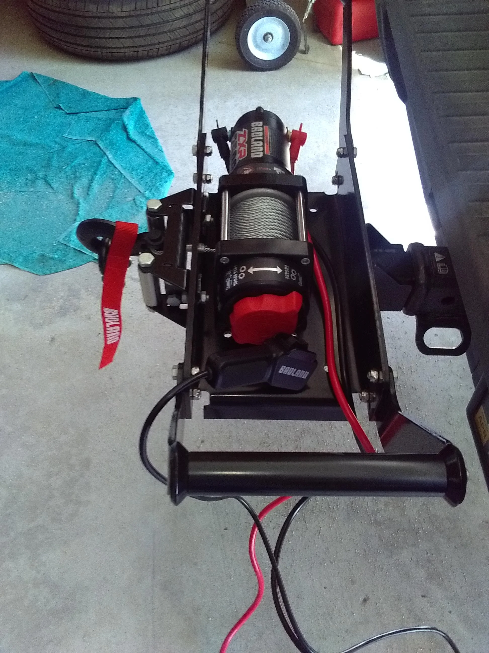 Ford Maverick Installed a hitch mounted winch KIMG0123