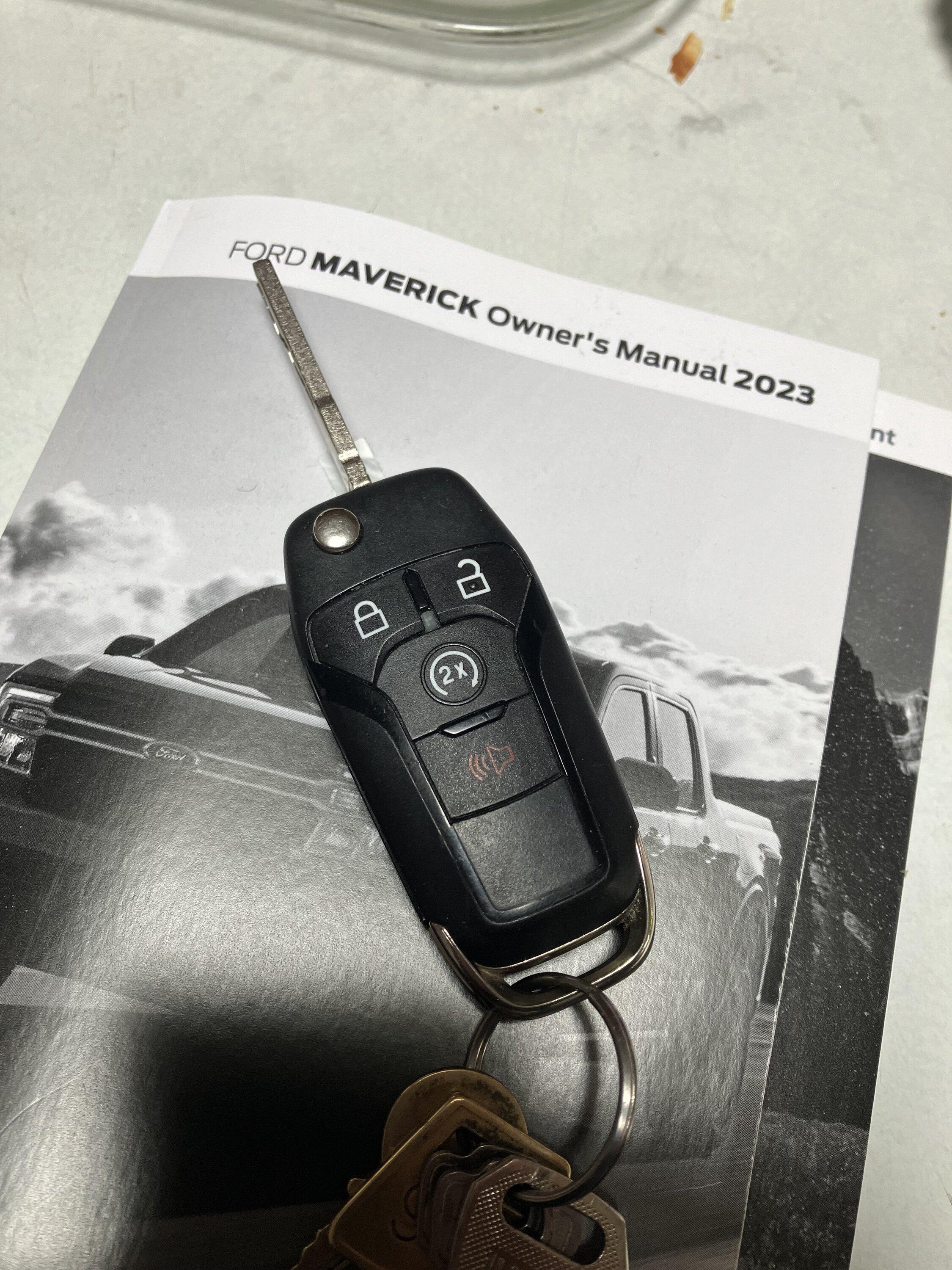 Ford Maverick What keys to you currently get with an XTL, Lux ? IMG_1407