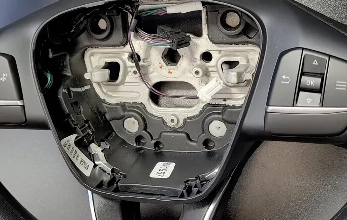 Video Tutorial - Steering Wheel Switch Replacement