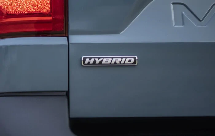 HYBRID 2.5 MILEAGE......800 MILE TANK