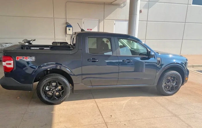 Alto Blue 2022 Maverick Lariat FX4 - walkaround video, pics, comments! Folding tonneau cover shown