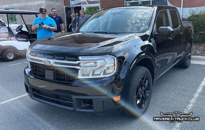 Best looks yet @ Shadow Black 2022 Maverick (Lariat FX4)