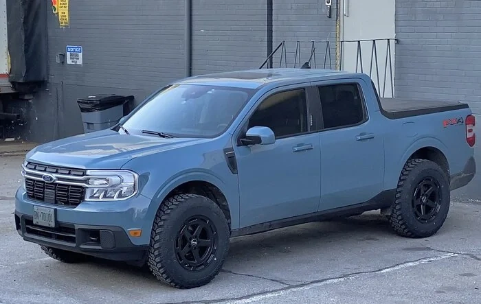 Rough Country 2” Lift Kit, Reika wheels 17x8 20 offsets on 265/70r17 M/T