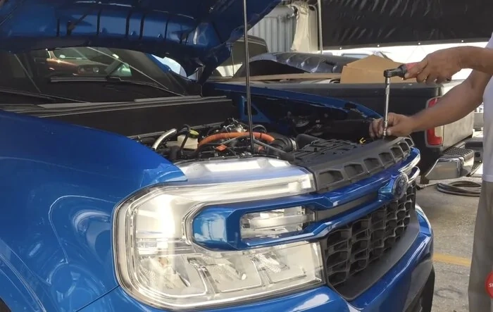 Grill bar removed, body color painted, re-installed [DIY video]