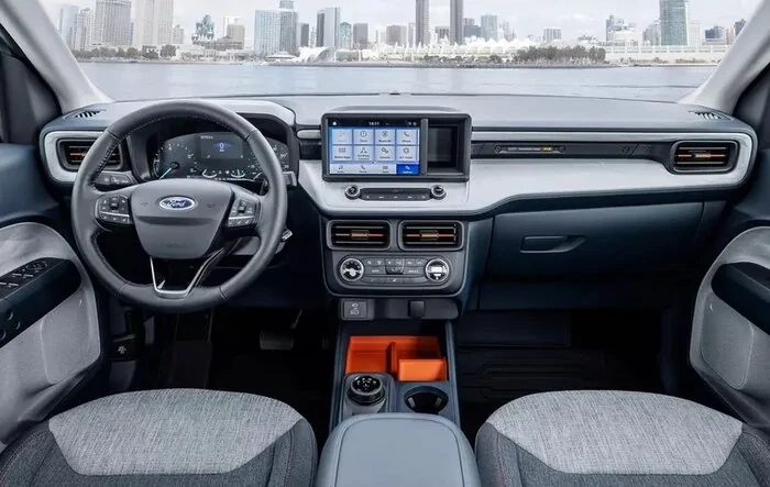 Video: 2022 Maverick Interior Explained