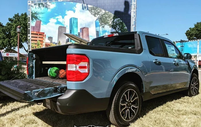 4 Mavericks on display at TX State Fair Auto Show - Impressions & Pics