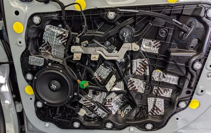 Upgrading the XLT base audio system / door panel removal - finished with lots of pics.