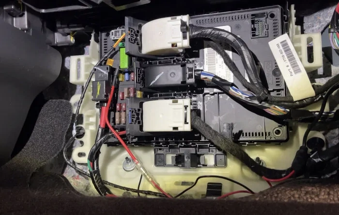 Video: 2 ways to hardwire your device to the accessory power.