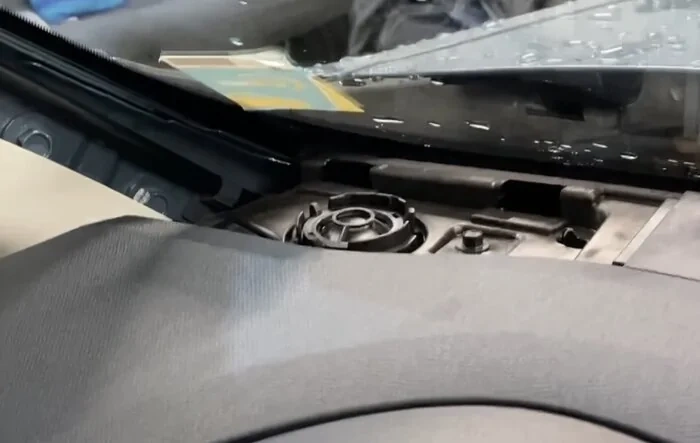 Upper dash tweeter speaker replacement - DIY how-to video