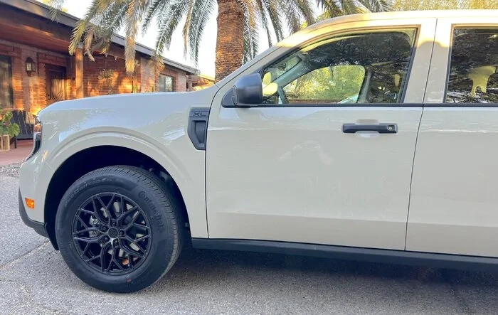 2025 Maverick XL Desert Sand Gets Aftermarket Wheels