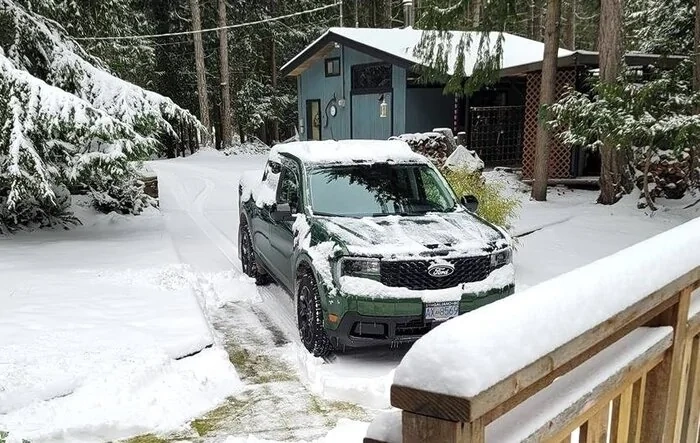 Snow = I'm impressed (2025 Maverick Lariat Hybrid on stock 19" Goodyear Wrangler HT)
