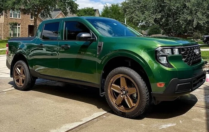 2” lifted 2025 Maverick on 20s