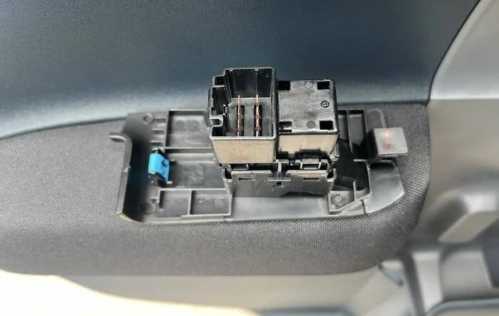 Installed Power Locks on Tailgate of 2025 Maverick XL