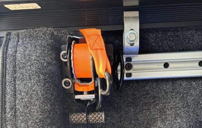 Mabett Retractable Ratchet Straps Installed