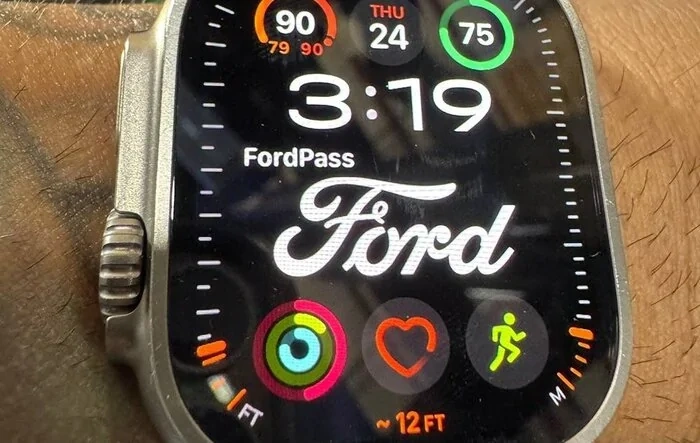 Snazzy FordPass App complication on Apple Watch Ultra