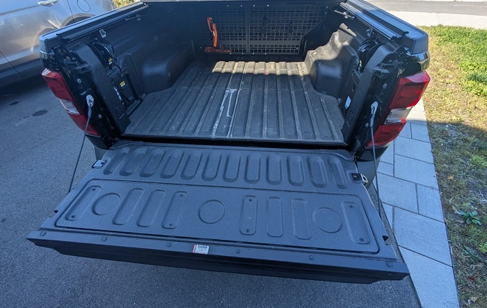 Review: Maxzina Tail Gate Assist, Tail Gate Mat and Hood Water Barrier