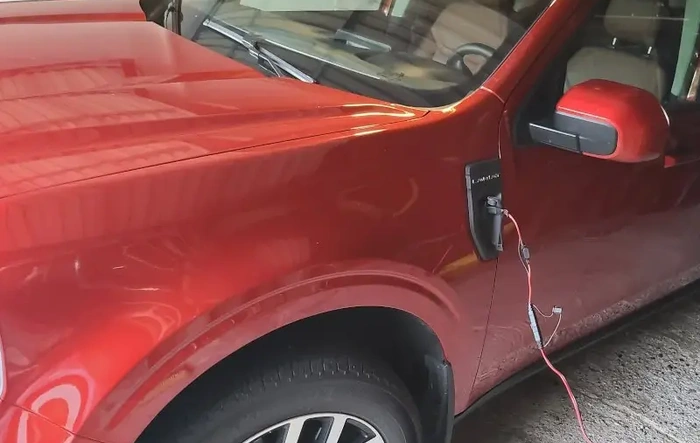 My custom quick connect to recharge the 12v Dc battery