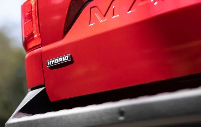 Hybrid Maverick 1200 Mile Review (Not Short)