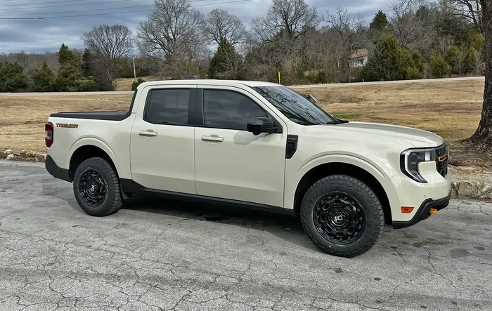 New wheels for my Maverick Tremor: 17" Black Rhino Atlas +38 offset