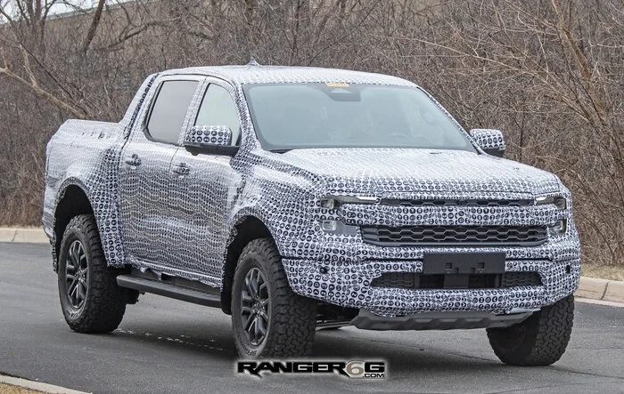 🦖 Ranger Raptor Shows Off Its Muscles by Dropping Camo