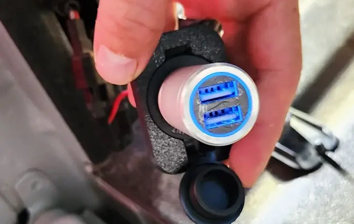 New Product Alert: Flexbed Splitter (USB adapter + 12V Cigarette outlet) Review - Thanks Maverick Innovations!