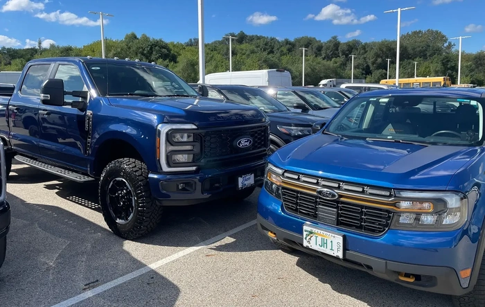 2027 Neptune Blue vs 2024 Atlas Blue color comparison